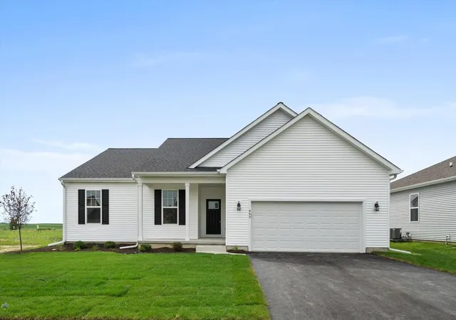Photo 1 of Single family home for sale at 813 Whitetail Dr, Marengo, IL 60152 | MLS# 12626694 | Listing updated on 2026-04-29