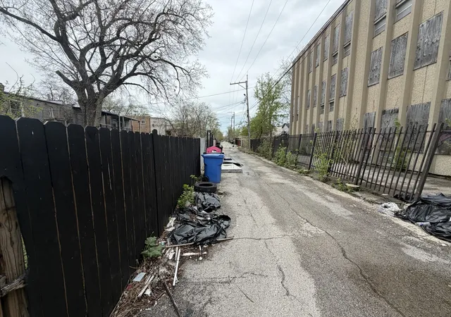 3rd image of 425 N Lawndale Ave, Chicago, IL 60624 | MLS# 12627043