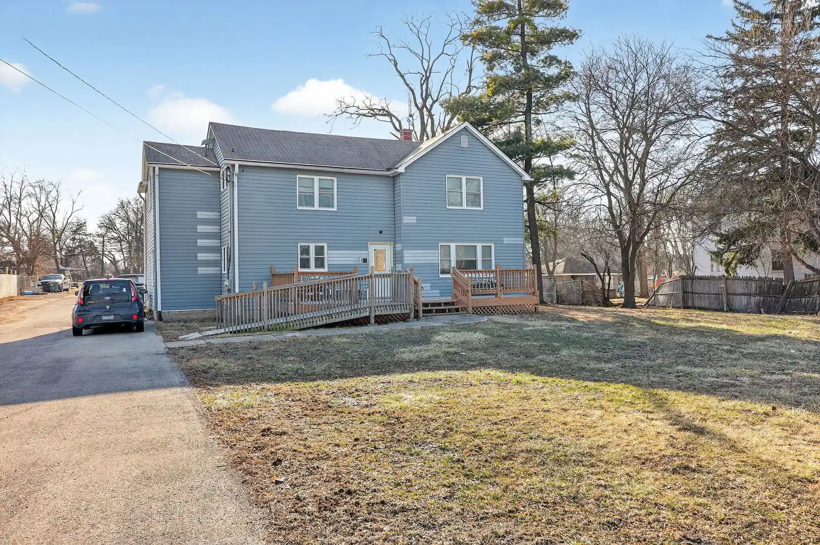 Listing Photo 1 - Condo for sale in 325 Oldfield Rd located at 325 Oldfield Rd, Downers Grove, IL 60516 - Unit 325 Oldfield Rd