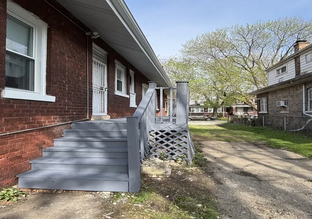 Homes for sale in Chicago, IL | 7518 S Ridgeland Ave, Chicago, IL 60649 | MLS# 12627173