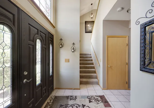 Photo 3 of Single family home for sale at 8 Elizabeth Ct, Lake In The Hills, IL 60156 | MLS# 12627225 | Listing updated on 2026-10-07
