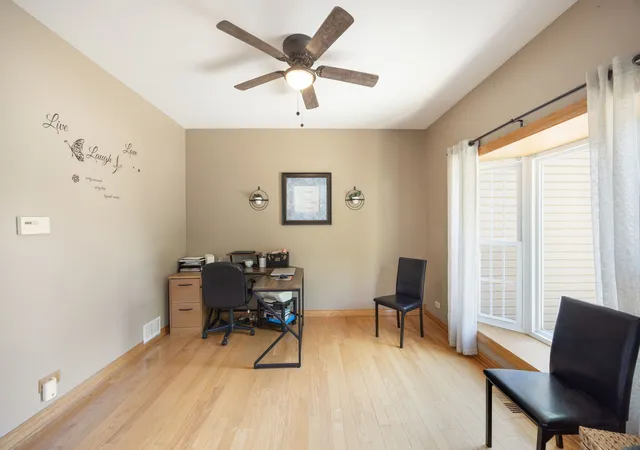 Photo 3 of Single family home for sale at 8 Elizabeth Ct, Lake In The Hills, IL 60156 | MLS# 12627225 | Listing updated on 2026-10-07
