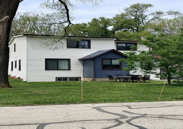 1st image of 1596 Oxford Ln, Des Plaines, IL 60016 | MLS# 12627380