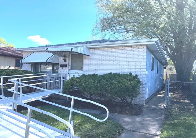 3rd image of 705 May St, Calumet City, IL 60409 | MLS# 12627597
