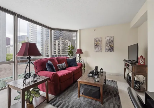 2nd image of 222 N Columbus Dr #612, Chicago, IL 60601 | MLS# 12627600