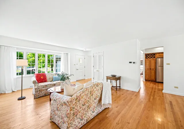 3rd image of 456 Fairview Ave, Glen Ellyn, IL 60137 | MLS# 12627684