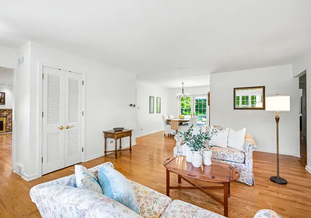 4th image of 456 Fairview Ave, Glen Ellyn, IL 60137 | MLS# 12627684