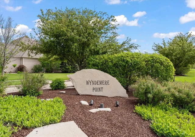 Homes for sale in Champaign, IL | 1404 Wyndemere Point Dr, Champaign, IL 61822 | MLS# 12627873