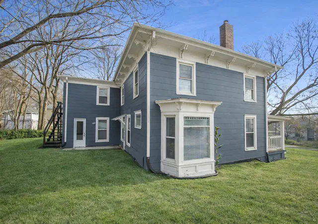 Listing Photo 4 - Condo for sale in building located at 402 S Ottawa Ave, Dixon, IL 61021