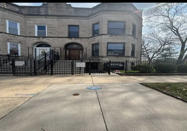 2nd image of 419 E 46th St, Chicago, IL 60653 | MLS# 12628022