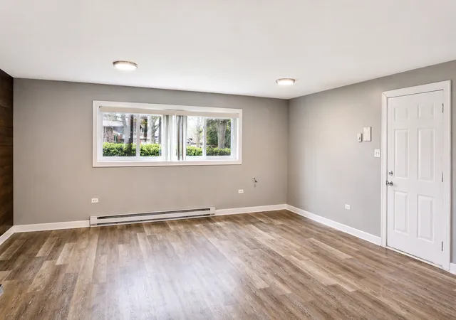 Photo 3 of Single family home for sale at 6910 W 109th Street, Worth, IL 60482 | MLS# 12628030 | Listing updated on 2026-04-24