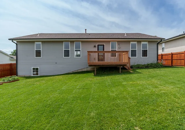 Homes for sale in Roscoe, IL | 853 Goosedown Dr, Roscoe, IL 61073 | MLS# 12628571