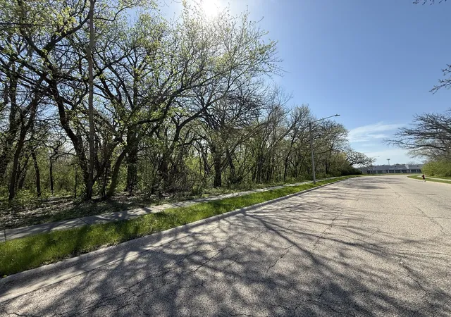 4th image of 1716-1728-1740 Oak Dr, Mc Henry, IL 60050 | MLS# 12628642