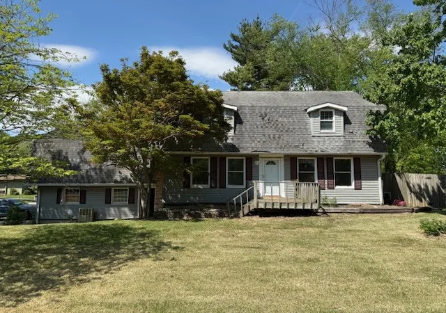 Homes for sale in Carbondale, IL | 2900 W Kent Dr, Carbondale, IL 62901 | MLS# 12628668