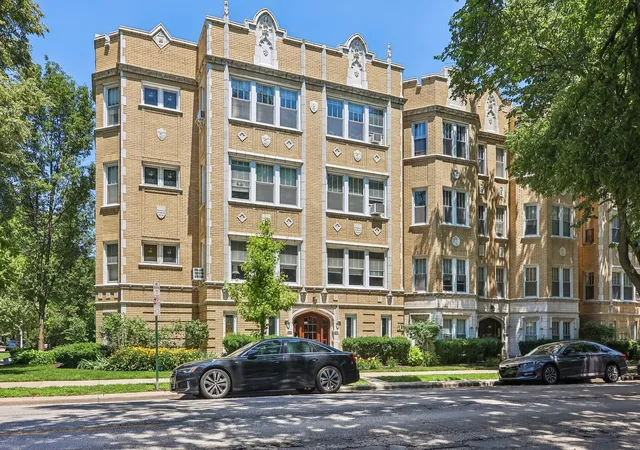 Homes for sale in Oak Park, IL | 824 Washington Blvd #1, Oak Park, IL 60302 | MLS# 12628726