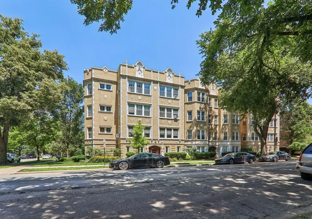 Homes for sale in Oak Park, IL | 824 Washington Blvd #1, Oak Park, IL 60302 | MLS# 12628726