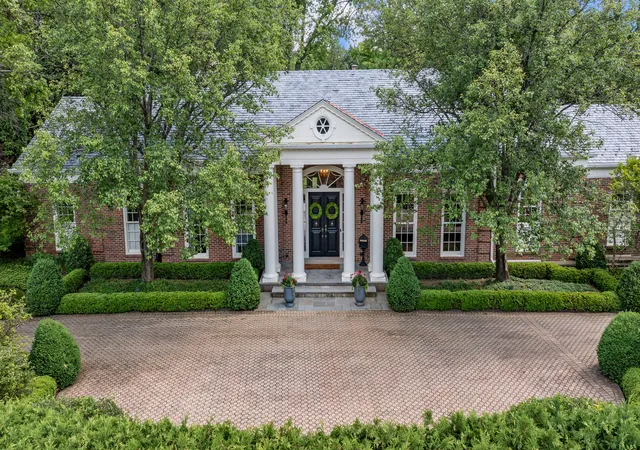 1st image of 675 E Woodland Rd, Lake Forest, IL 60045 | MLS# 12628777