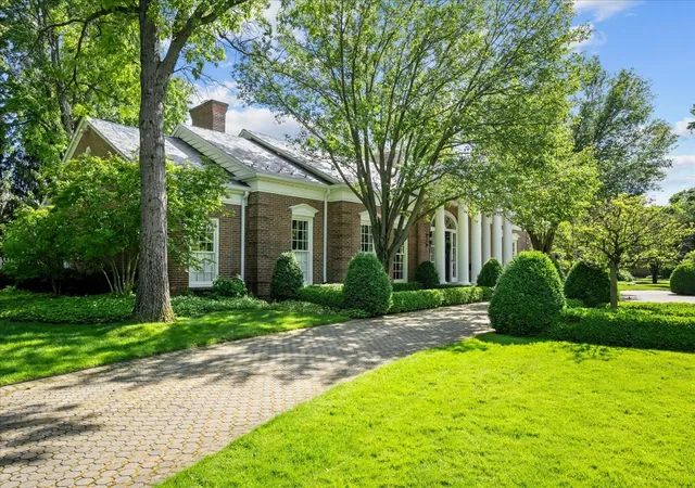 4th image of 675 E Woodland Rd, Lake Forest, IL 60045 | MLS# 12628777