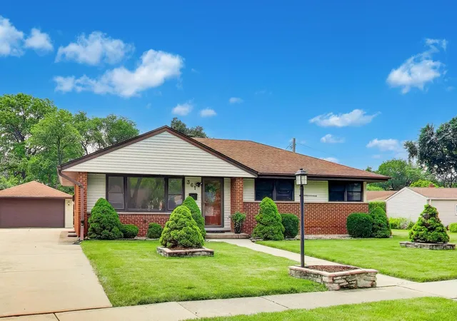 Homes for sale in Elmhurst, IL | 3n361 N Howard Ave, Elmhurst, IL 60126 | MLS# 12628797