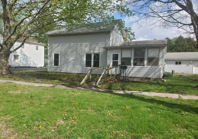 Photo 1 of Single family home for sale at 321 E Seminary Ave, Onarga, IL 60955 | MLS# 12628842 | Listing updated on 2026-10-03