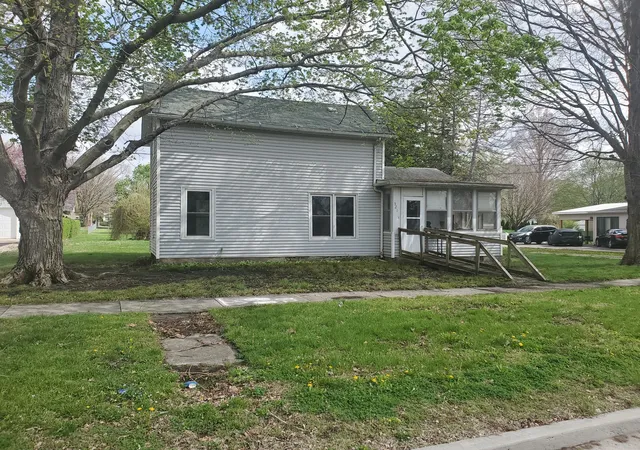Photo 2 of Single family home for sale at 321 E Seminary Ave, Onarga, IL 60955 | MLS# 12628842 | Listing updated on 2026-10-03