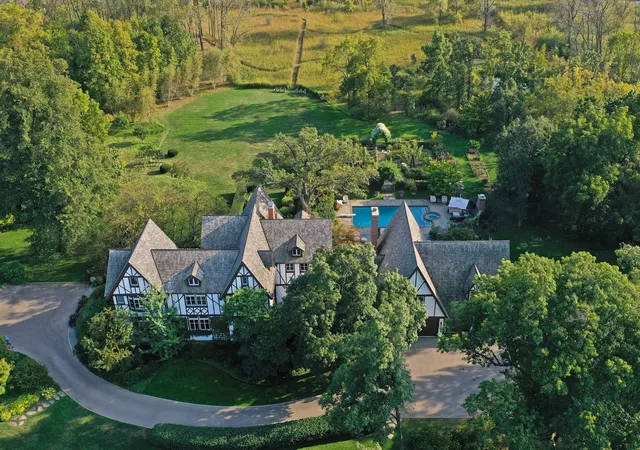 1st image of 499 W Old Mill Rd, Lake Forest, IL 60045 | MLS# 12628867