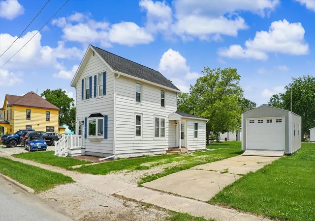 image of 214 S Railroad Ave, Buckley, IL 60918 | MLS# 12628970