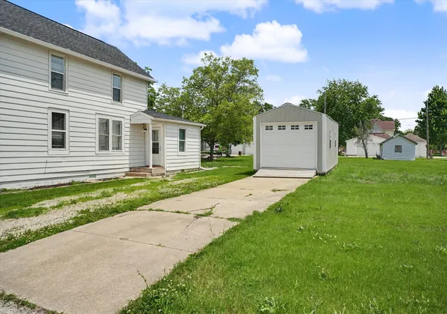 image of 214 S Railroad Ave, Buckley, IL 60918 | MLS# 12628970
