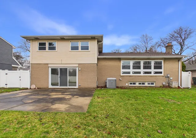 32nd image of 1415 S Evergreen Ave, Arlington Heights, IL 60005 | MLS# 12628989