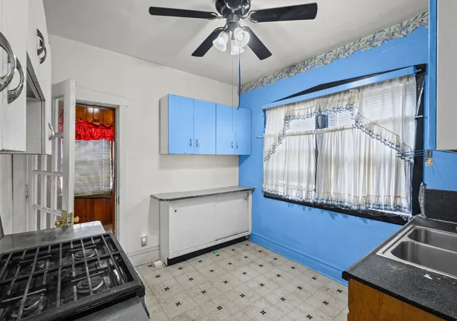 Homes for sale in Chicago, IL | 8617 S Loomis Blvd, Chicago, IL 60620 | MLS# 12629025