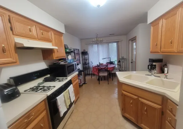 5th image of 5025 139Th Pl #512, Crestwood, IL 60418 | MLS# 12629190
