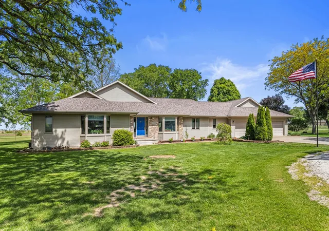 3rd image of 3260 Greenwood Dr, Dewey, IL 61840 | MLS# 12629213