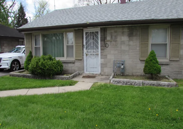 Homes for sale in South Holland, IL | 15270 State St, South Holland, IL 60473 | MLS# 12629345
