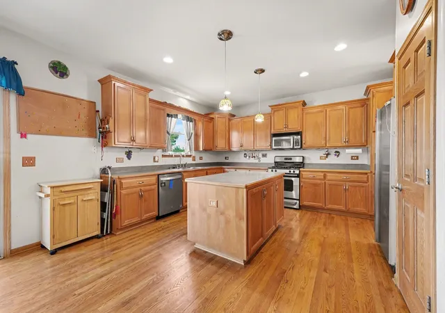 Homes for sale in Manhattan, IL | 15488 Ridgefield Dr, Manhattan, IL 60442 | MLS# 12629422
