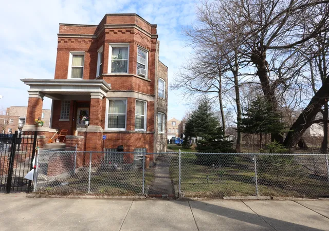 2nd image of 1418 E 69th Pl, Chicago, IL 60637 | MLS# 12629472