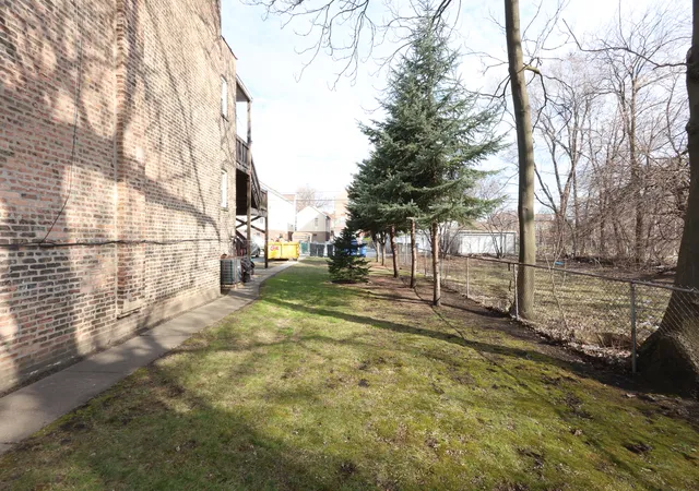 3rd image of 1418 E 69Th Pl, Chicago, IL 60637 | MLS# 12629472