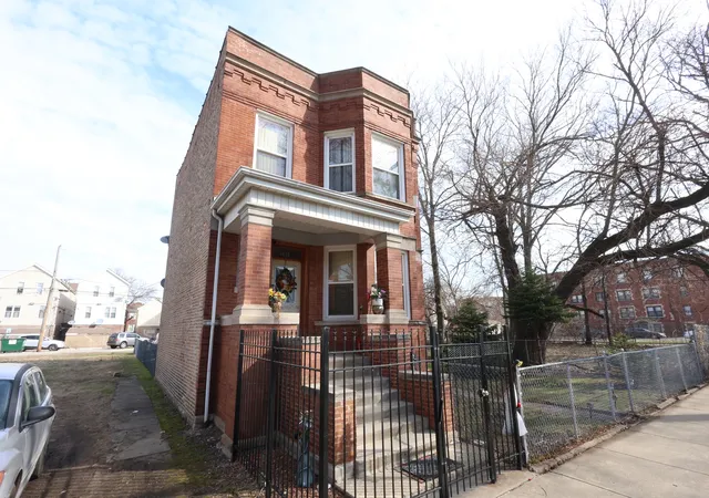 10th image of 1418 E 69th Pl, Chicago, IL 60637 | MLS# 12629472