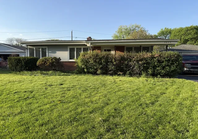 Single family home for sale at 3920 Wren Ct, Rolling Meadows, IL 60008 | MLS# 12629610