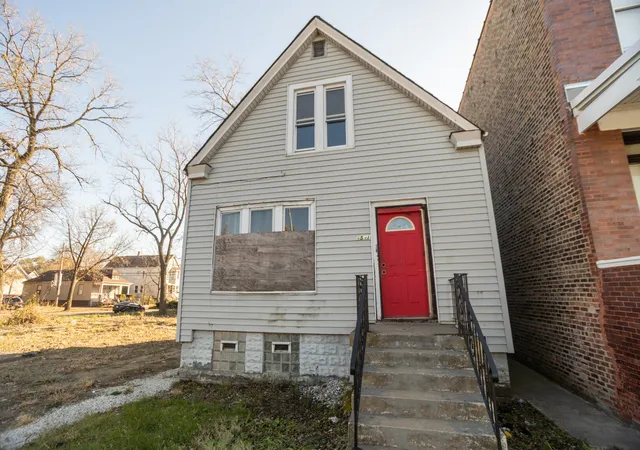 Homes for sale in Chicago, IL | 1541 W Marquette Rd, Chicago, IL 60636 | MLS# 12629701