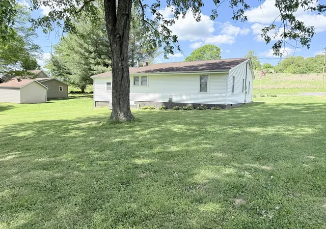 Photo 4 of Single family home for sale at 345 E Fords Fry Rd, Cave In Rock, IL 62919 | MLS# 12629866 | Listing updated on 2026-09-06
