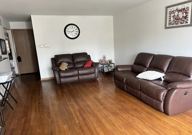 Listing Photo 2 - Condo for sale in building located at 352 Crandon Ave, Calumet City, IL 60409