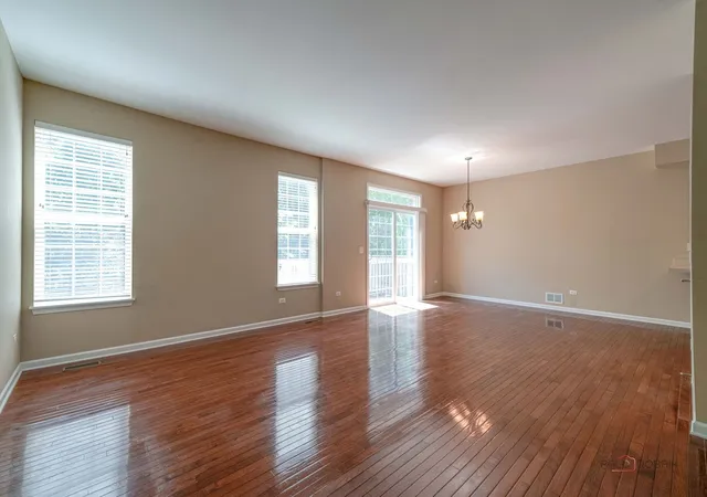 Homes for sale in Crystal Lake, IL | 790 Oak Hollow Rd, Crystal Lake, IL 60014 | MLS# 12630095