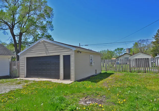 13th image of 1617 Pine St, Ottawa, IL 61350 | MLS# 12630169