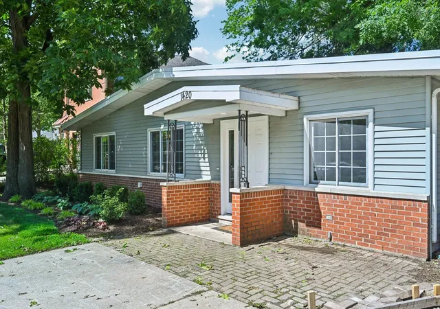 Homes for sale in Glenview, IL | 1420 Magnolia St, Glenview, IL 60025 | MLS# 12630192