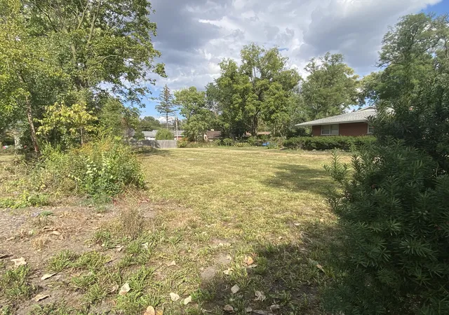 2nd image of 1738 Whitcomb Ave, Des Plaines, IL 60018 | MLS# 12630301