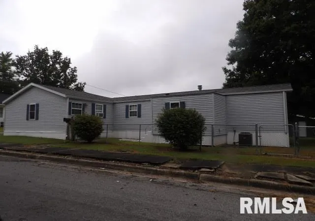 Photo 1 of Sale Pending at 1014 Beulah St, Eldorado, IL 62930 | MLS# 12630323 | Listing updated on 2026-09-03
