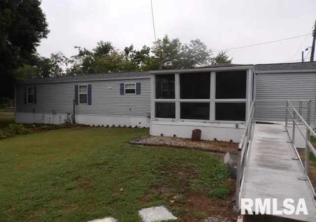 Photo 2 of Sale Pending at 1014 Beulah St, Eldorado, IL 62930 | MLS# 12630323 | Listing updated on 2026-09-03