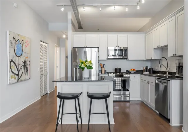 Homes for sale in Chicago, IL | 720 N Larrabee St #1710, Chicago, IL 60610 | MLS# 12630390