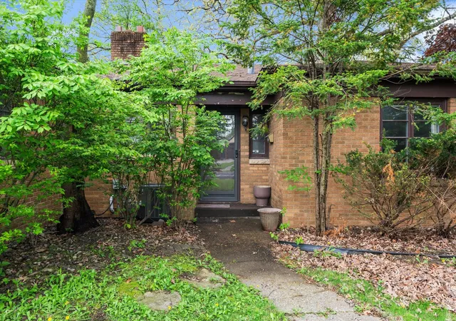 Photo 3 of Single family home for sale at 1070 20th Avenue, East Moline, IL 61244 | MLS# 12630529 | Listing updated on 2026-09-20