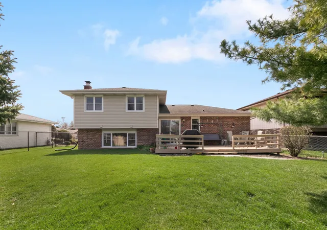 5th image of 7024 Brementowne Rd, Tinley Park, IL 60477 | MLS# 12630684
